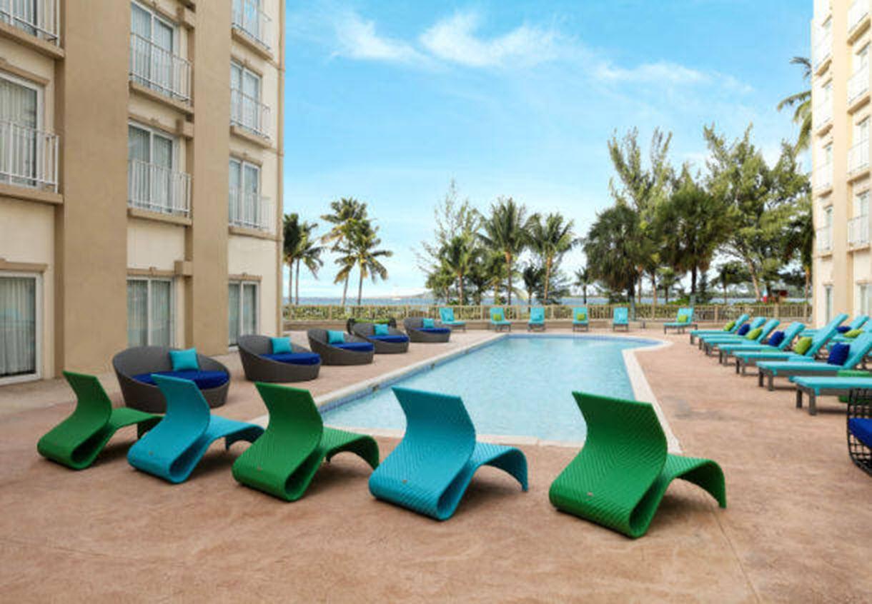 Courtyard By Marriott Nassau Downtown/Junkanoo Beach Hotel Exterior foto