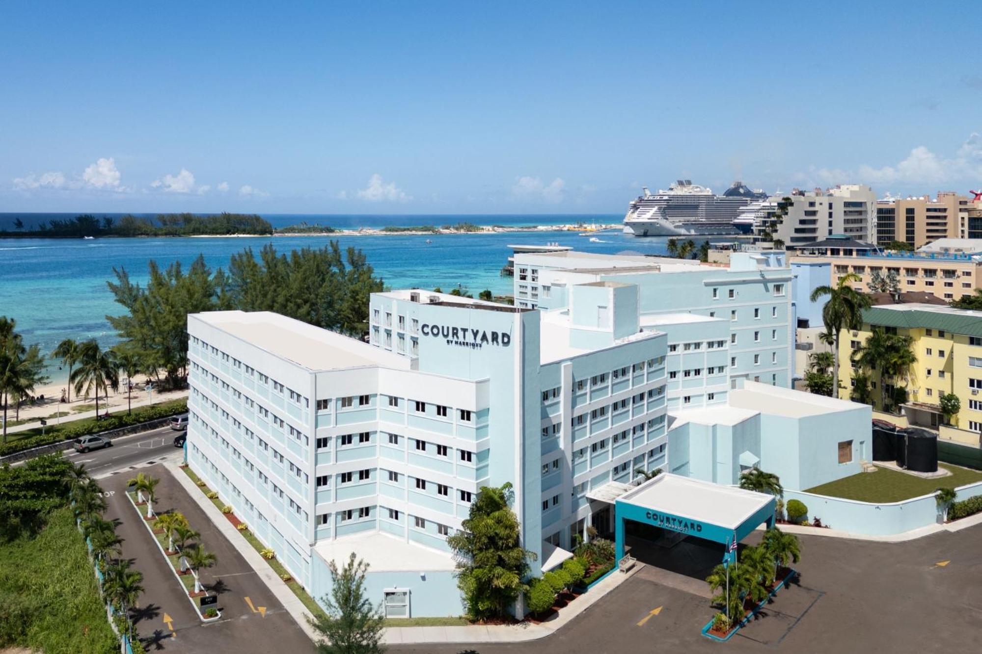 Courtyard By Marriott Nassau Downtown/Junkanoo Beach Hotel Exterior foto